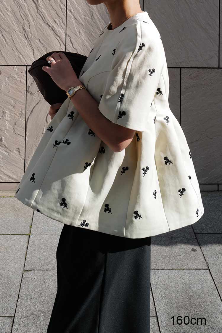 フォルムプルオーバー（フラワー/ベージュ） | MACHATT ONLINE STORE