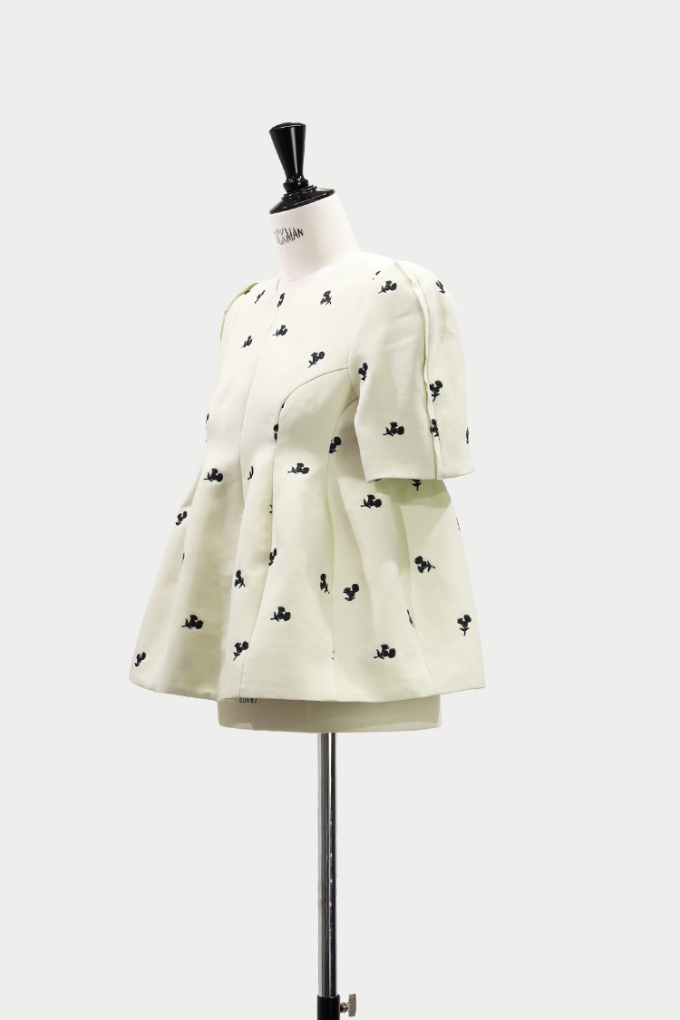 フォルムプルオーバー（フラワー/ベージュ） | MACHATT ONLINE STORE