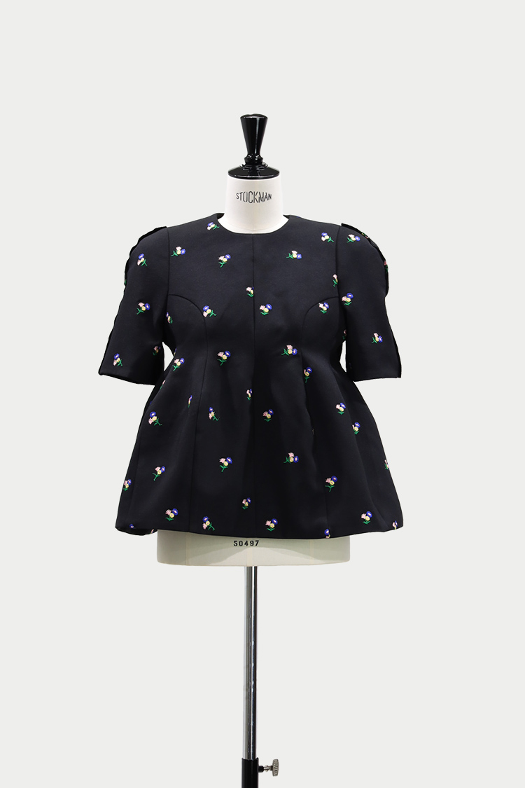 フォルムプルオーバー（フラワー/ブラック） | MACHATT ONLINE STORE