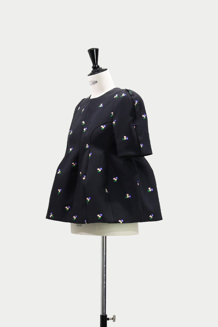 フォルムプルオーバー（フラワー/ブラック） | MACHATT ONLINE STORE