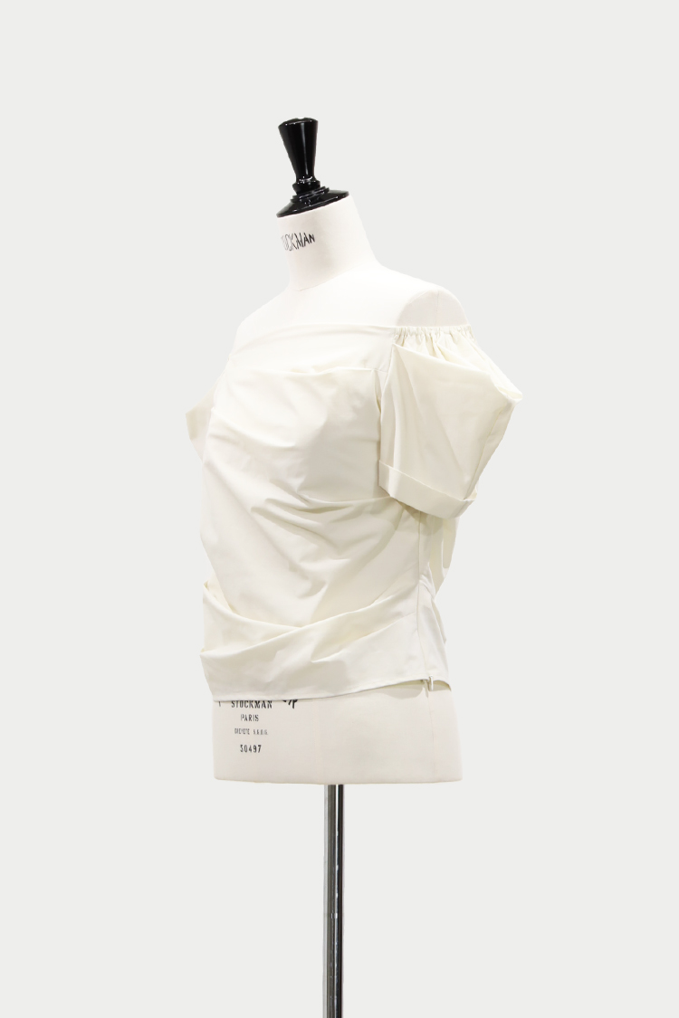 オフショルダートップス（エクリュ） | MACHATT ONLINE STORE