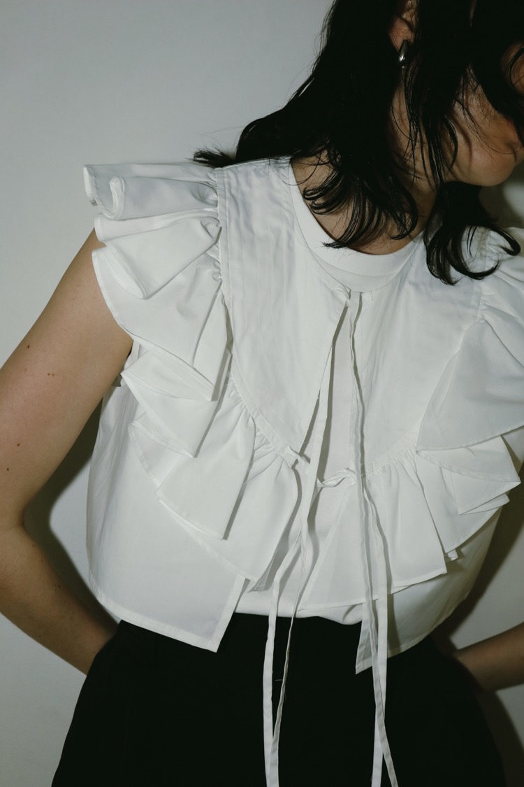 ラッフルブラウス（ホワイト） | MACHATT ONLINE STORE
