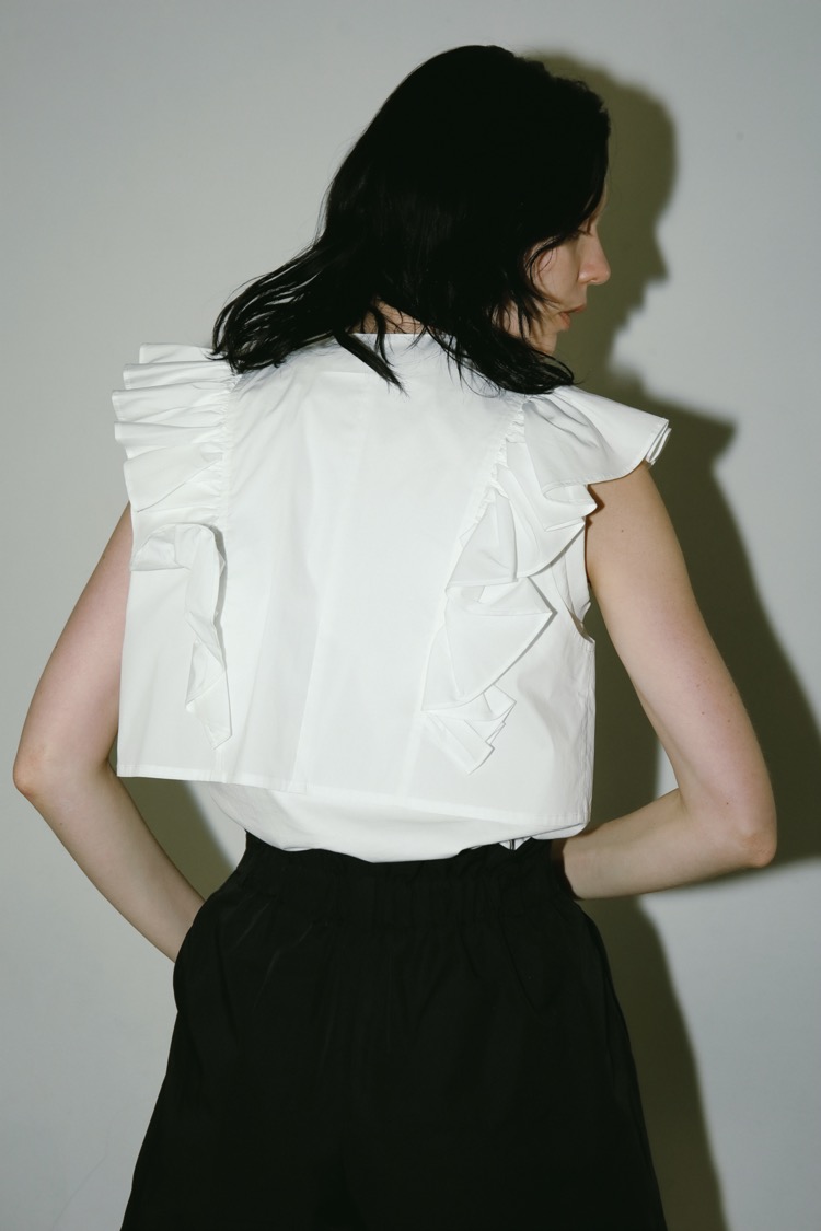 ラッフルブラウス（ホワイト） | MACHATT ONLINE STORE
