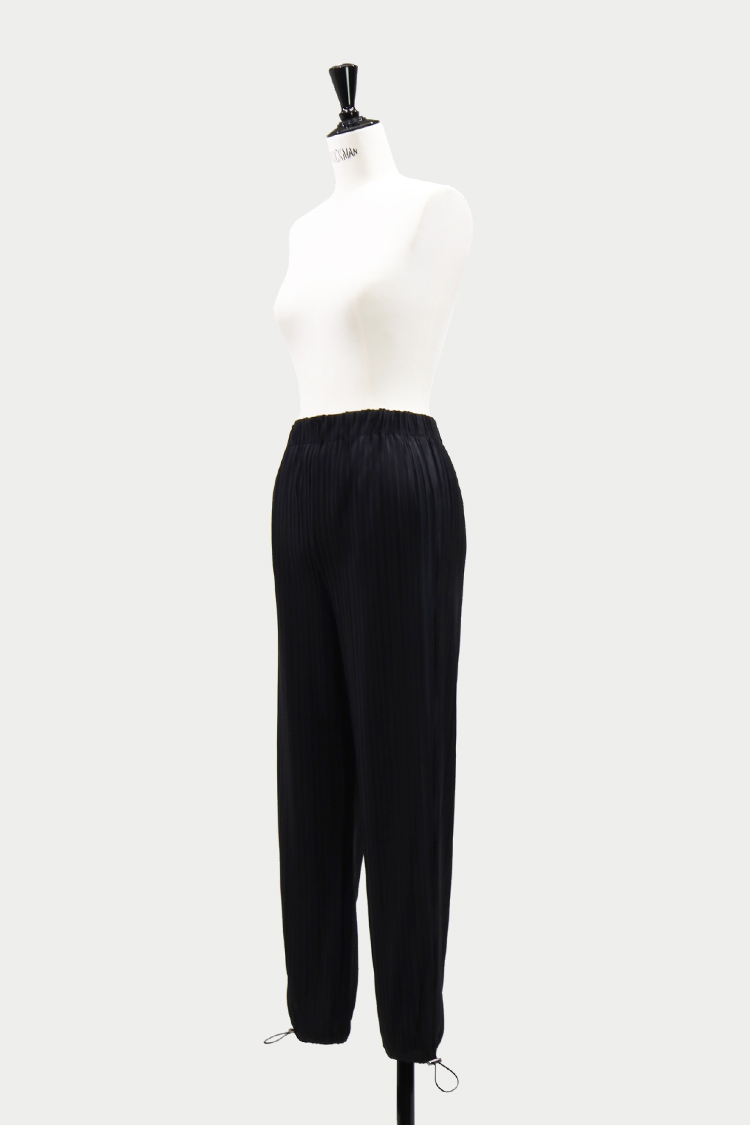 プリーツパンツ（ブラック） | MACHATT ONLINE STORE