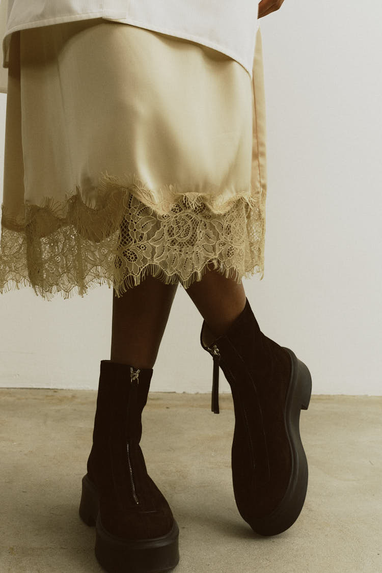 完売品machattレースサテンスカート新品 レースサテンスカート | MACHATT ONLINE STORE