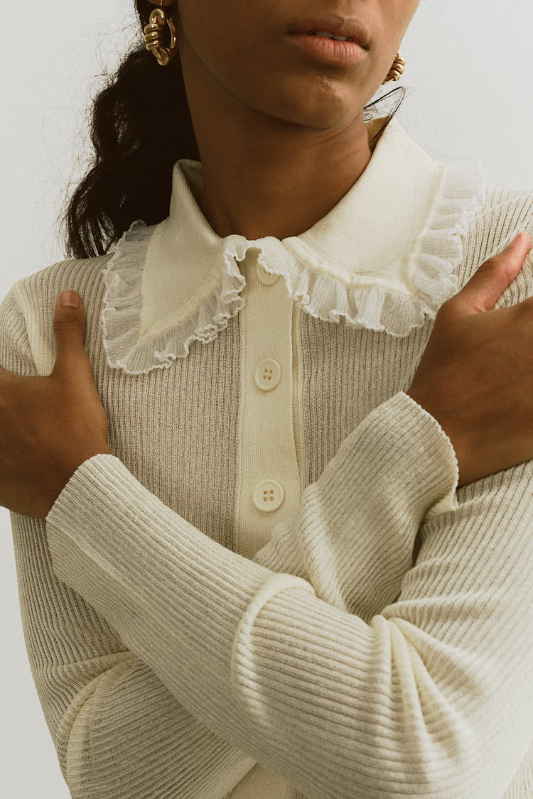 新品★MACHATT フリルカラーリブニット　アイボリー MACHATT 超新作フリルカラーリブニット アイボリー