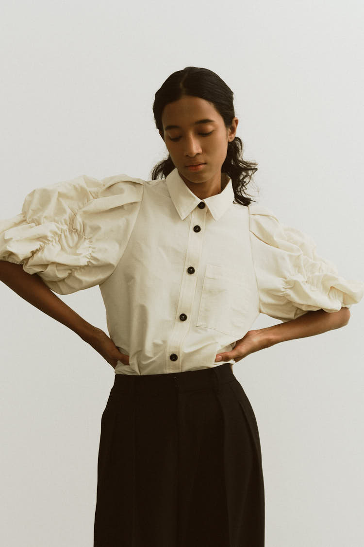 シャーリングスリーブシャツ（クリーム） | MACHATT ONLINE STORE