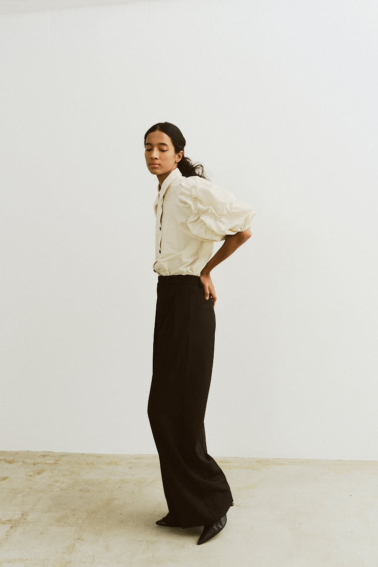 シャーリングスリーブシャツ（クリーム） | MACHATT ONLINE STORE