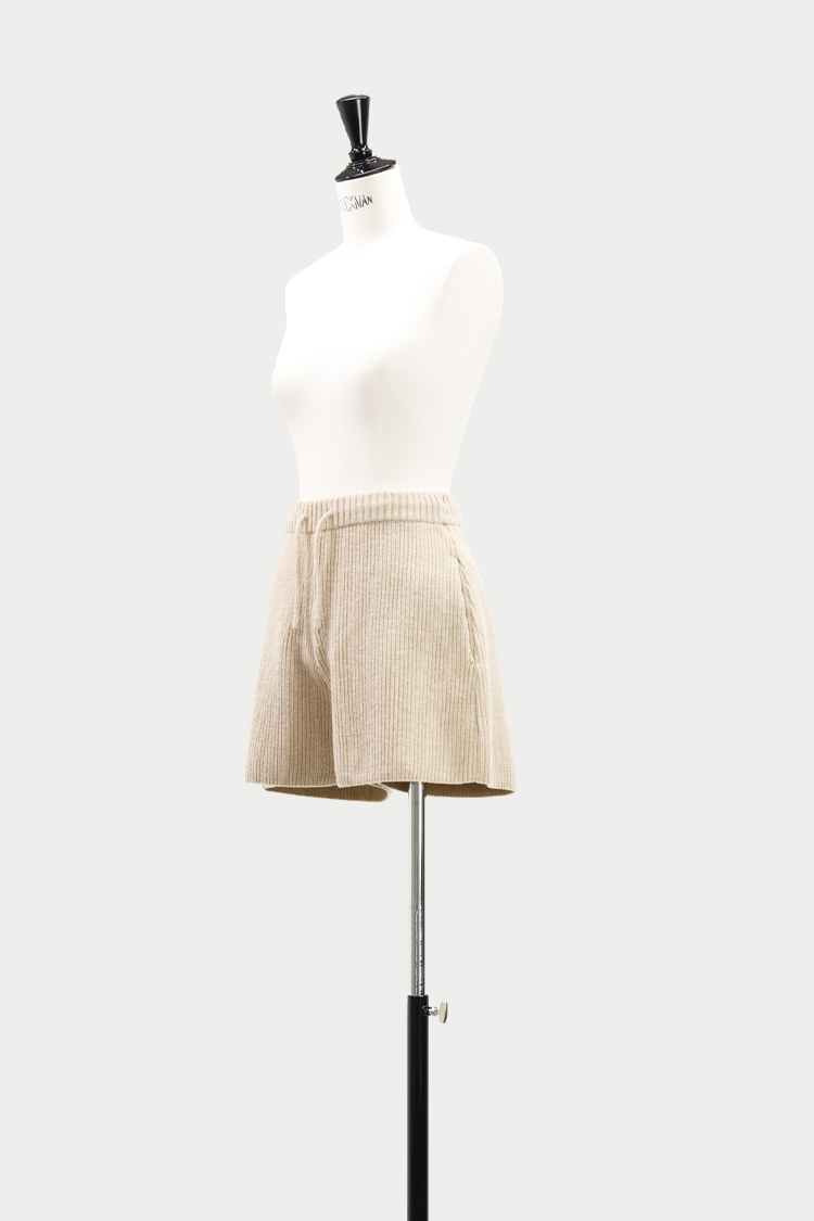 ラムズウールショートパンツ（ベージュ） | MACHATT ONLINE STORE