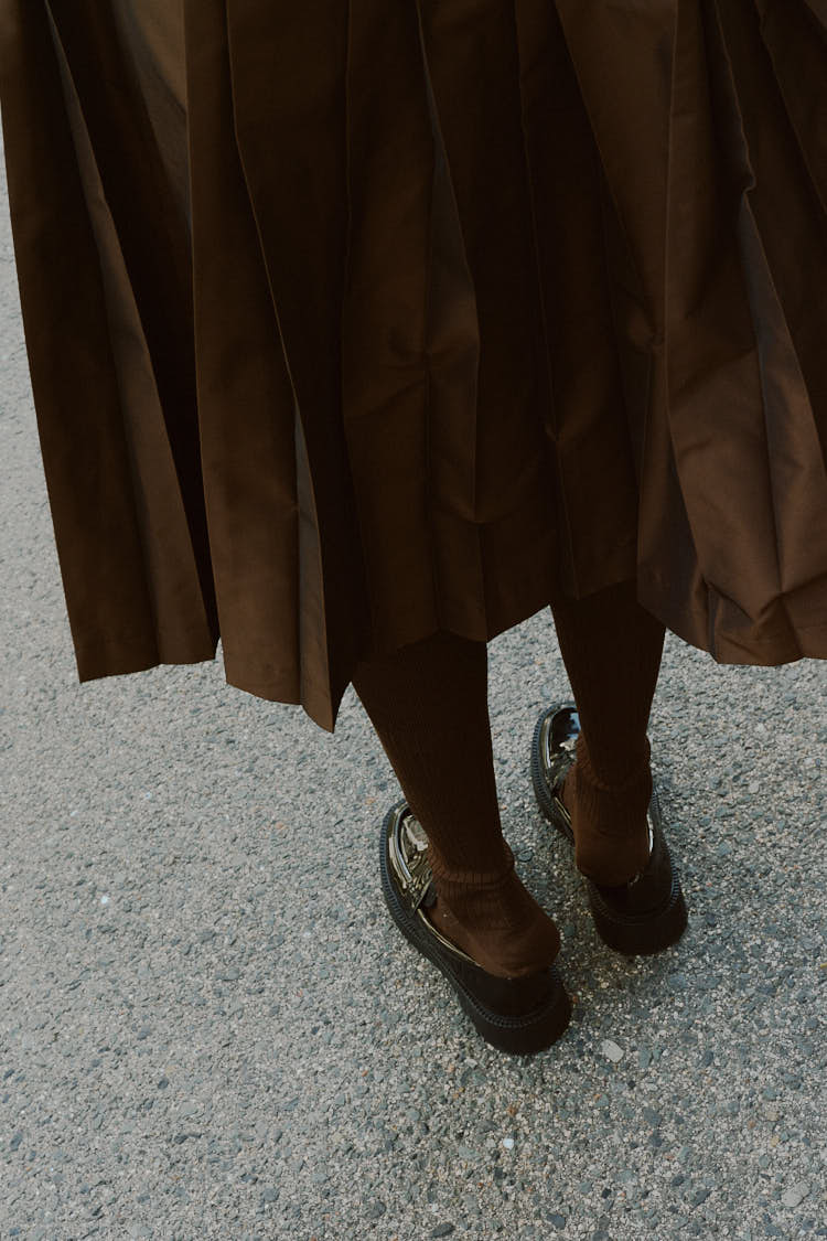 タフタプリーツスカート（ブラウン） | MACHATT ONLINE STORE