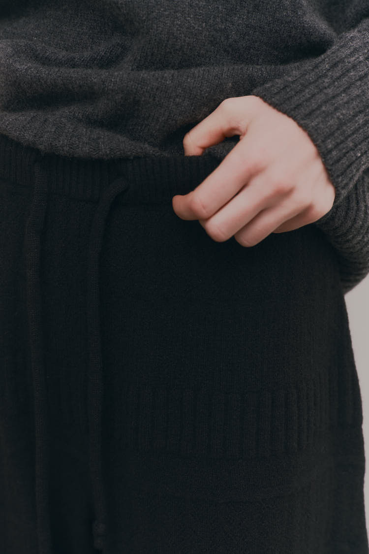 ニットパンツ（ブラック） | MACHATT ONLINE STORE